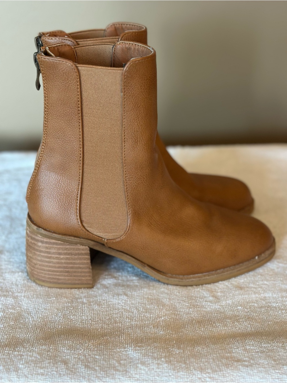 Beast Fashion Tan Chelsea Ankle Boots Women’s Size 7 Block Heel Booties